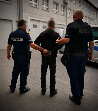 Cztery włamania do automatów i cztery złamane zakazy. 47-latek zatrzymany